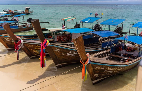 Krabi Thailand October 2022 Традиційні Тайські Човни Березі Океану — стокове фото