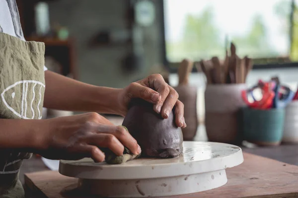 粘土製品作りの大ワークショップのマスタークラス — ストック写真