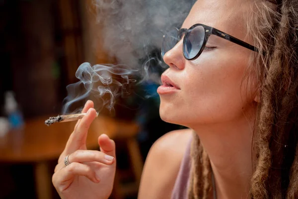 Hippie Style Woman Smoking Cigarettes Medical Marijuana — Stock Photo, Image