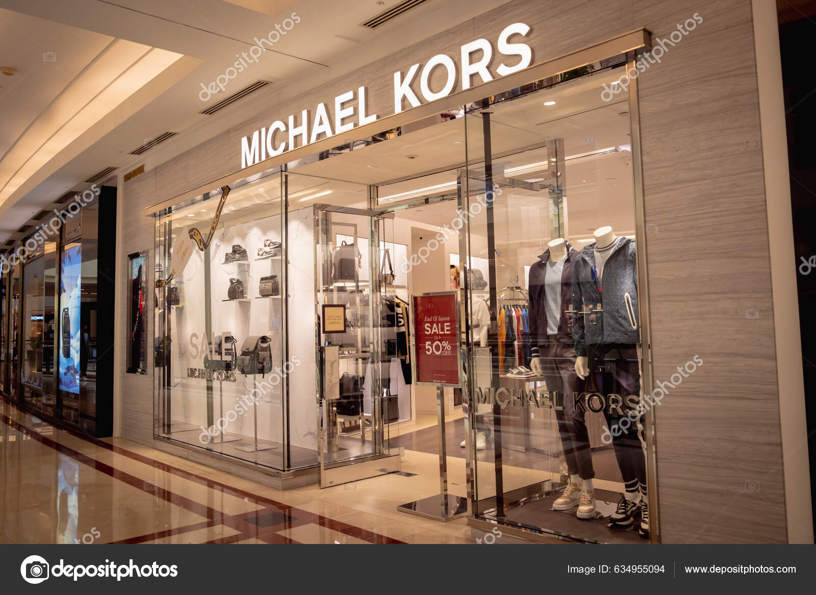 Kuala Lumpur Malaysia December 2022 Michael Kors Brand Retail Shop – Stock  Editorial Photo © Romaset #634955094