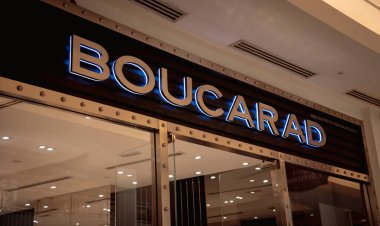 KUALA LUMPUR, MALAYSIA - ARALIK 04, 2022: Boucarad marka perakende satış mağazası logosu.