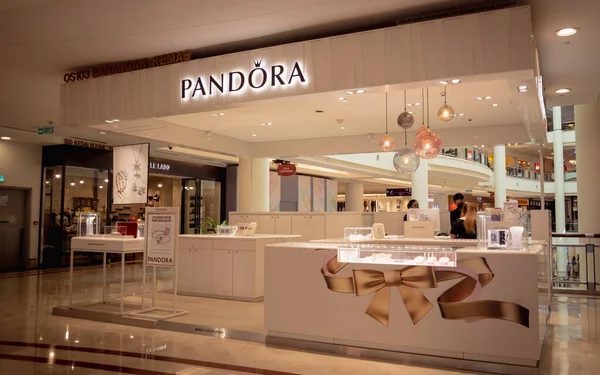 Куала Лумпур Малайзия Декабря 2022 Вывеска Логотипом Торговой Марки Pandora — стоковое фото