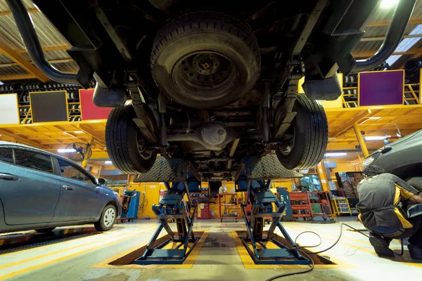 Car Hydraulic Lift Auto Repair Shop — Stock Photo, Image