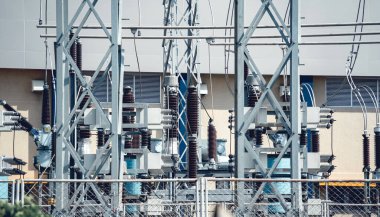 Yüksek voltajlı elektrik santrali akım alt istasyonu.