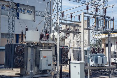 High voltage electric power plant current distribution substation.
