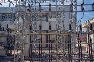 Yüksek voltajlı elektrik santrali akım alt istasyonu.