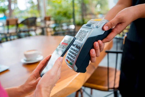 Woman Using Contactless Payment Mobile Phone Code Cafe — Stock Fotó