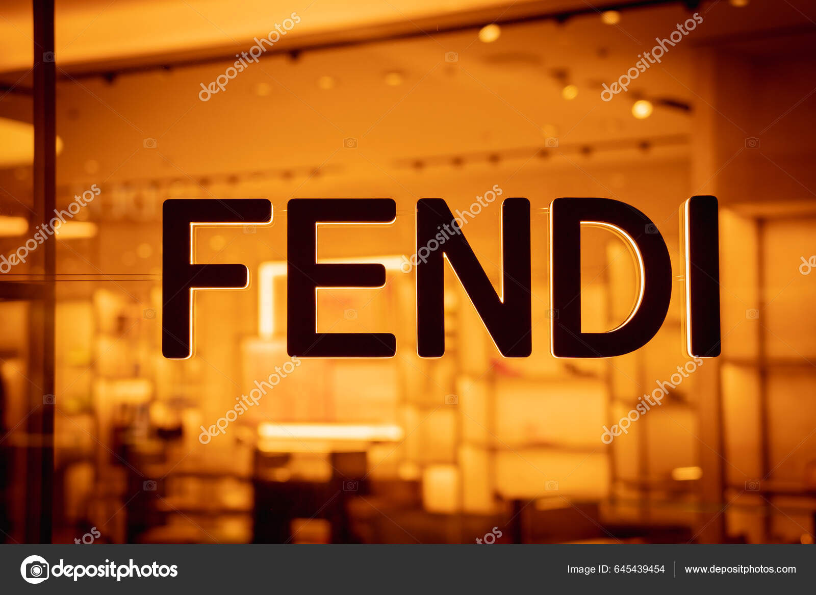 Fendi shopping logo sales