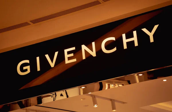 Kuala Lumpur Malasia Diciembre 2022 Givenchy Brand Retail Shop Logo —  Fotos de Stock