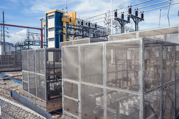 High Voltage Electric Power Plant Current Distribution Substation — стоковое фото