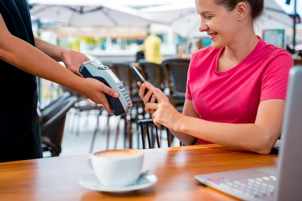 Woman Using Contactless Payment Mobile Phone Code Cafe — Photo