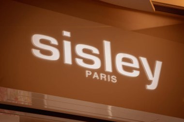 KUALA LUMPUR, MALAYSIA - 04 ARALIK 2022: Sisley marka perakende satış mağazası logosu.