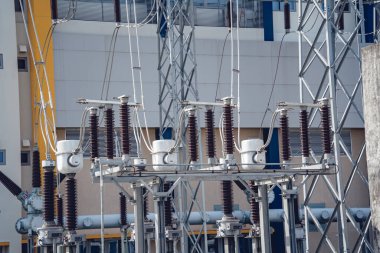 Yüksek voltajlı elektrik santrali akım alt istasyonu.