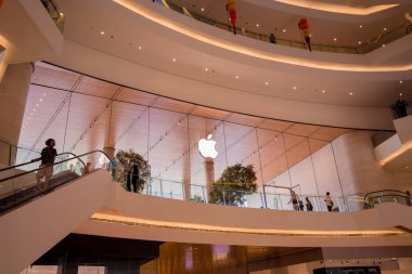 BANGKOK, THAILAND - 07 Ağustos 2023: Bangkok 'taki Apple Store' un dış görünümü.
