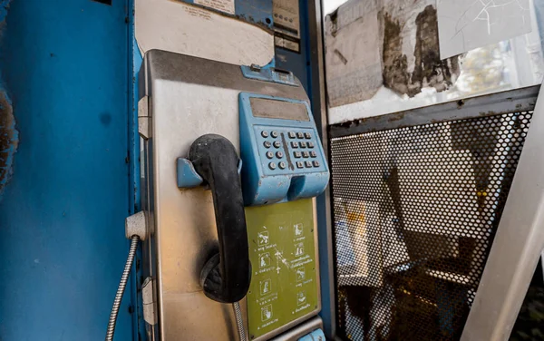 Stare Brudne Telefony Uliczne Wysypisku Miejskim — Zdjęcie stockowe