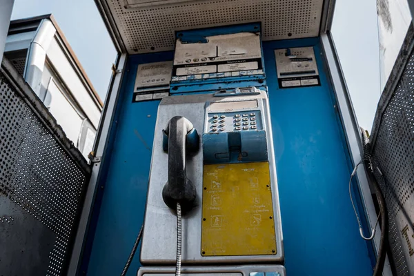 Staré Špinavé Pouliční Telefony Městské Skládce — Stock fotografie