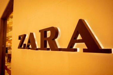 KUALA LUMPUR, MALAYSIA - 04 ARALIK 2022: Zara marka perakende satış mağazası logosu.