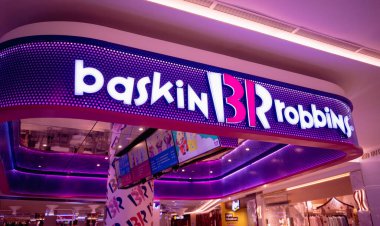 KUALA LUMPUR, MALAYSIA - Aralık 04, 2022: Baskin Robbins marka perakende satış mağazası logosu.