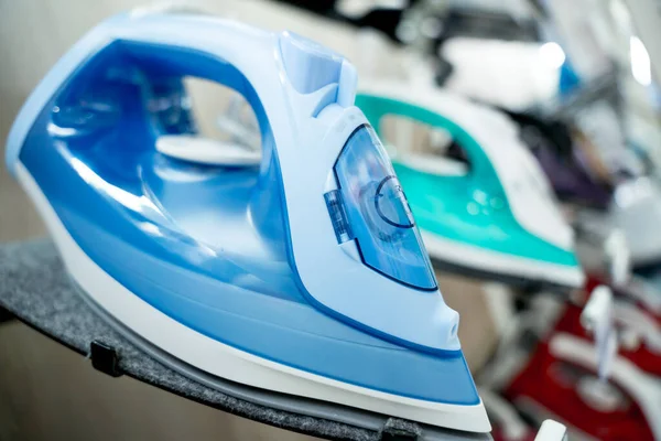 Rows Colored Electric Irons Showroom Large Store — Stock Photo, Image