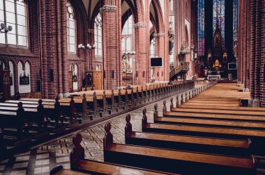 Eski Avrupa Katolik Kilisesi 'nde kilise sıraları