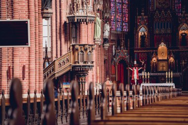 Eski Avrupa Katolik Kilisesi 'nde kilise sıraları