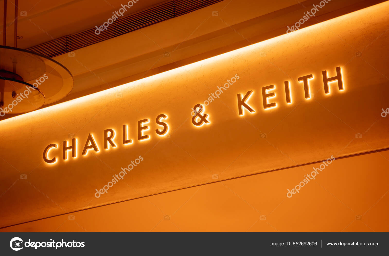 Kuala Lumpur Malaysia December 2022 Charles Keith Brand Retail Shop – Stock  Editorial Photo © Romaset #652692606