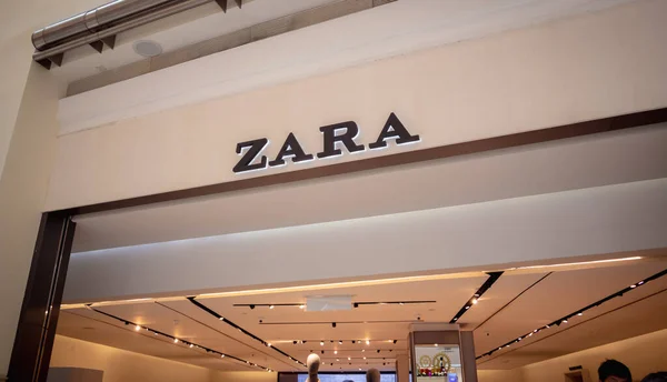 Kuala Lumpur Malaysia December 2022 Zara 브랜드 쇼핑몰의 — 스톡 사진