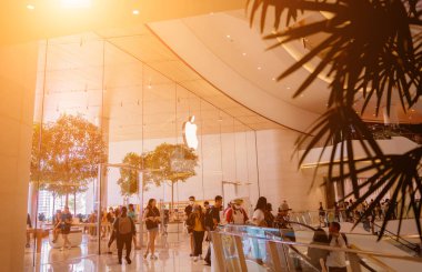 BANGKOK, THAILAND - 07 Ağustos 2023: Bangkok 'taki Apple Store' un dış görünümü.