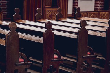 Eski Avrupa Katolik Kilisesi 'nde kilise sıraları