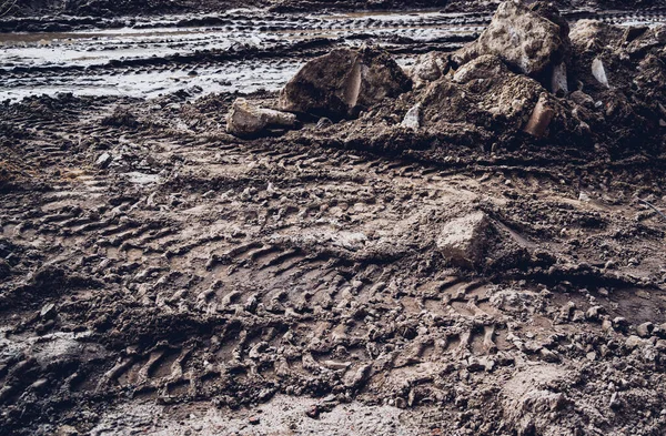 Nşaat Alanındaki Kazıcı Lastik Izleri — Stok fotoğraf