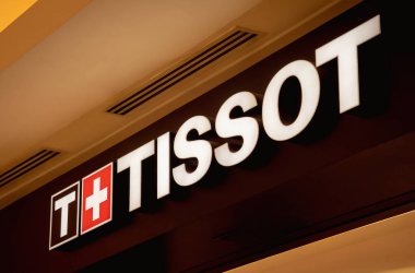 KUALA LUMPUR, MALAYSIA - Aralık 04, 2022: Tissot marka perakende satış mağazası logosu.