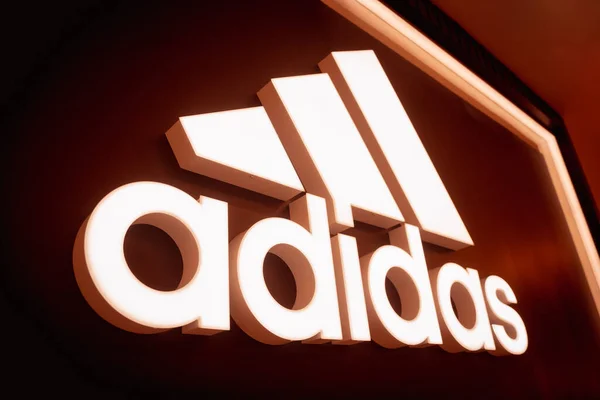 Kuala Lumpur Malaysia Δεκεμβριου 2022 Σήμανση Λογότυπου Καταστήματος Μάρκας Adidas — Φωτογραφία Αρχείου