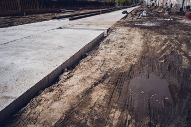 Kentsel inşaattaki eski tramvay raylarının modernizasyonu.