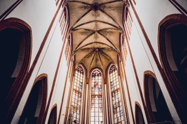 Eski Avrupa Katolik Kilisesi 'nin ana kabuğunun içi..