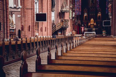 Eski Avrupa Katolik Kilisesi 'nde kilise sıraları