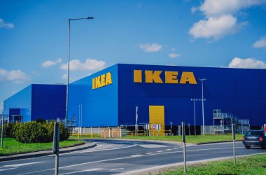 WROCLAW, POLAND - 15 Nisan 2023 Wroclaw 'daki IKEA Mağazası. Mobilya mağazası.