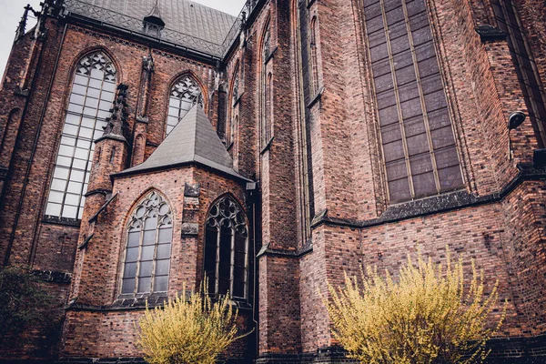 Régi Gótikus Katedrális Építészeti Részletei Európában — Stock Fotó
