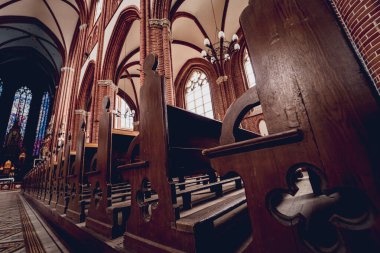 Eski Avrupa Katolik Kilisesi 'nde kilise sıraları
