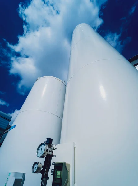 Sıvı Nitrojen Tankları Endüstriyel Gaz Üretmek Için Isı Değiştirici Bobinler — Stok fotoğraf