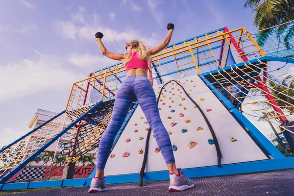 Athletic Young Woman Working Out Climbing Artificial Rock Training Camp — Stock Photo, Image
