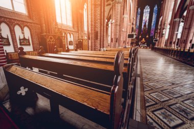 Eski Avrupa Katolik Kilisesi 'nde kilise sıraları