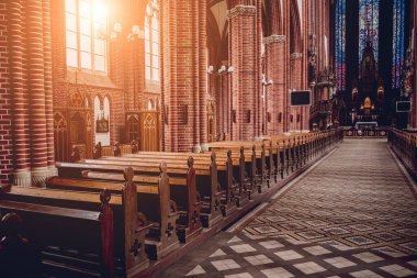 Eski Avrupa Katolik Kilisesi 'nde kilise sıraları