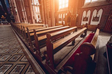 Eski Avrupa Katolik Kilisesi 'nde kilise sıraları