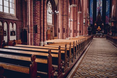 Eski Avrupa Katolik Kilisesi 'nde kilise sıraları