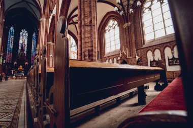 Eski Avrupa Katolik Kilisesi 'nde kilise sıraları