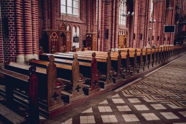 Eski Avrupa Katolik Kilisesi 'nde kilise sıraları