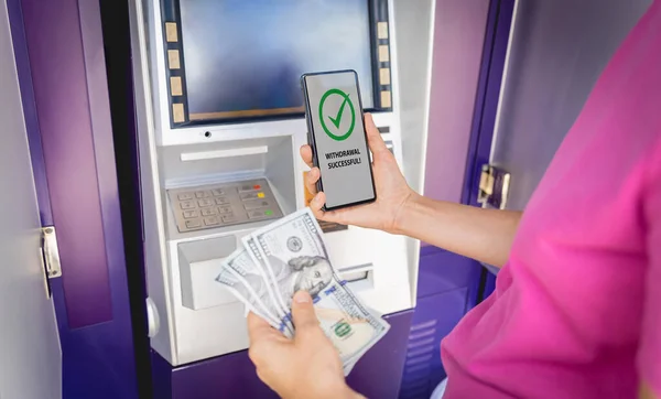 Young Woman Using Smart Phone Cardless Withdrawing Cash Atm — Stock Photo, Image
