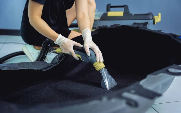 Young Woman Cleaning Car Details Washing Vacuum Cleaner — Stock Photo, Image