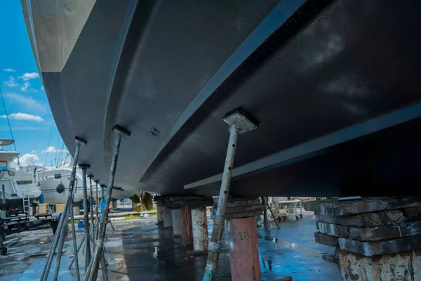 Motor Yacht Moored Repairs Service Dry Dock — Stock Photo, Image