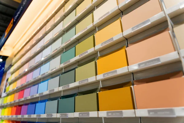Stand Mit Farbmustern Für Wandmalerei Geschäft — Stockfoto
